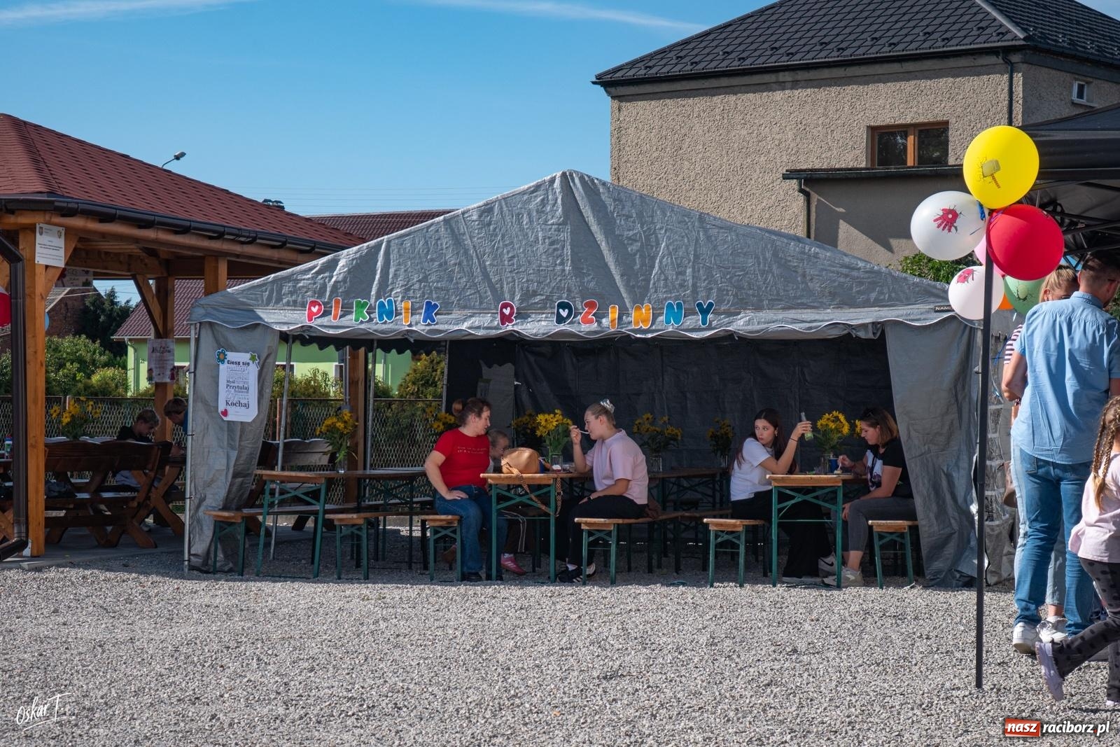 Zdjęcie w galerii na portalu naszraciborz.pl: Rodzinnie i z pomocą dla chorej mieszkanki. W Zawadzie Książęcej odbył się festyn rodzinny [FOTO] wiadomości z regionu
