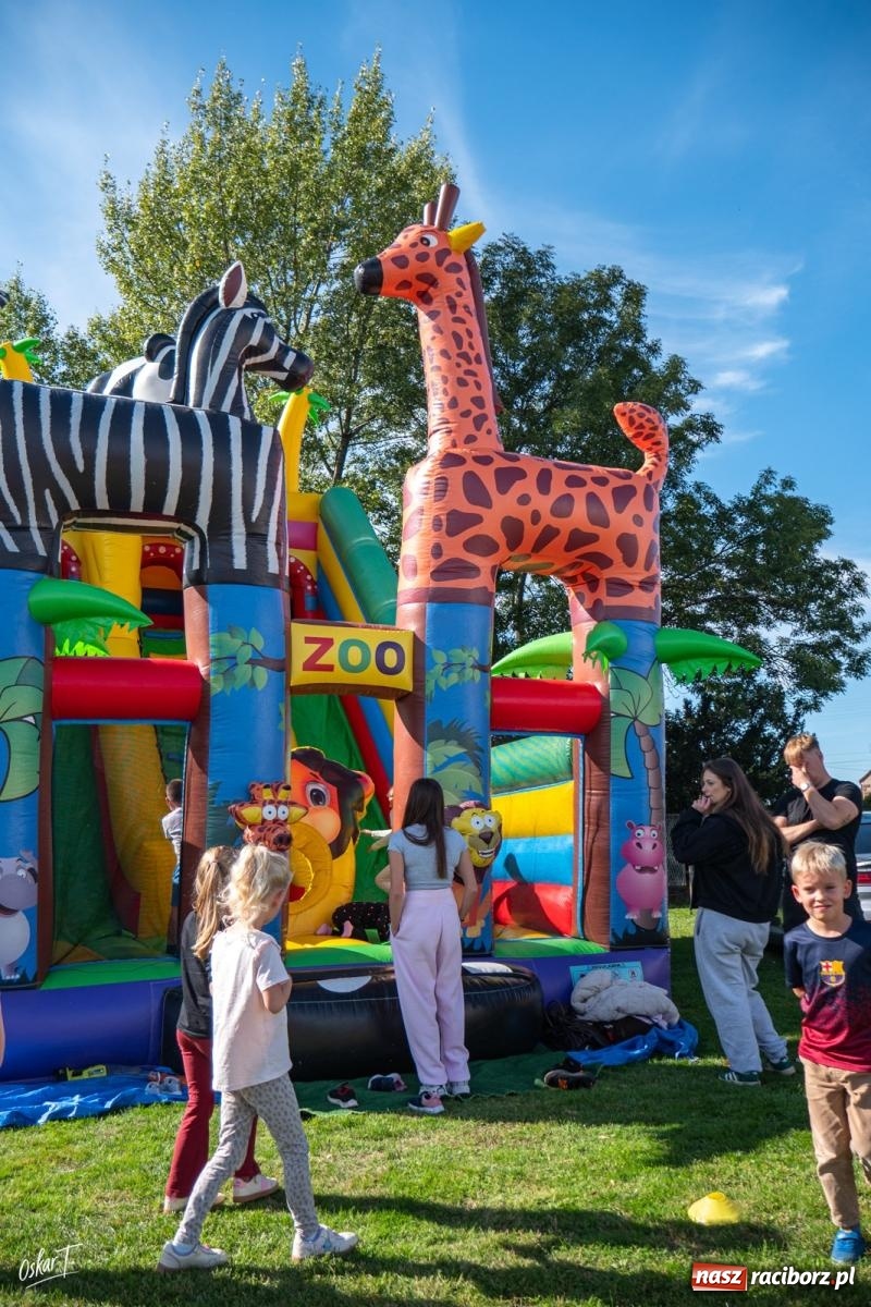 Zdjęcie w galerii na portalu naszraciborz.pl: Rodzinnie i z pomocą dla chorej mieszkanki. W Zawadzie Książęcej odbył się festyn rodzinny [FOTO] wiadomości z regionu