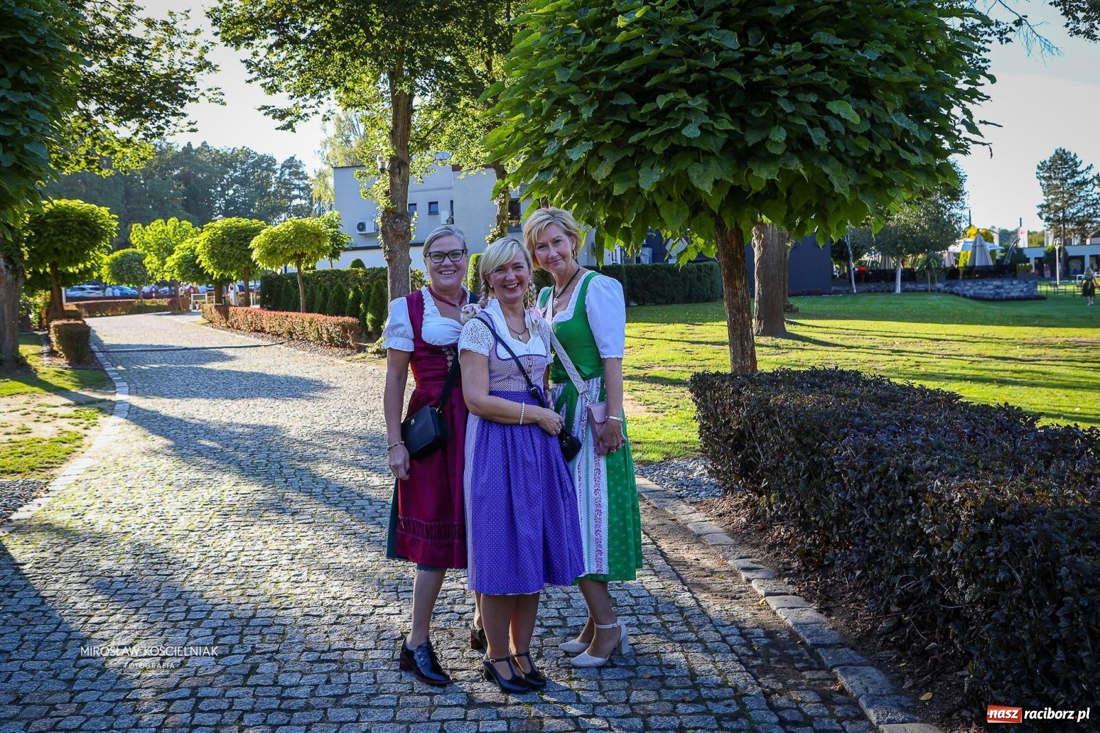 Zdjęcie w galerii na portalu naszraciborz.pl: Bawarskie hity, piwo i wspólna zabawa. Święto Piwa w Szymocicach przyciągnęło tłumy [FOTO i WIDEO] wiadomości z regionu