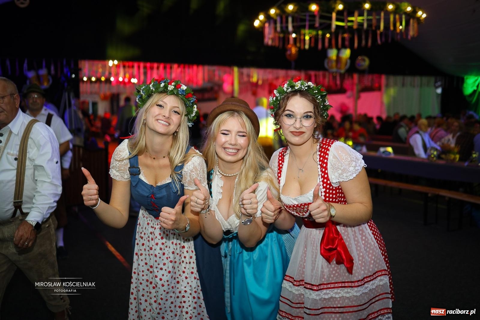 Zdjęcie w galerii na portalu naszraciborz.pl: Bawarskie hity, piwo i wspólna zabawa. Święto Piwa w Szymocicach przyciągnęło tłumy [FOTO i WIDEO] wiadomości z regionu