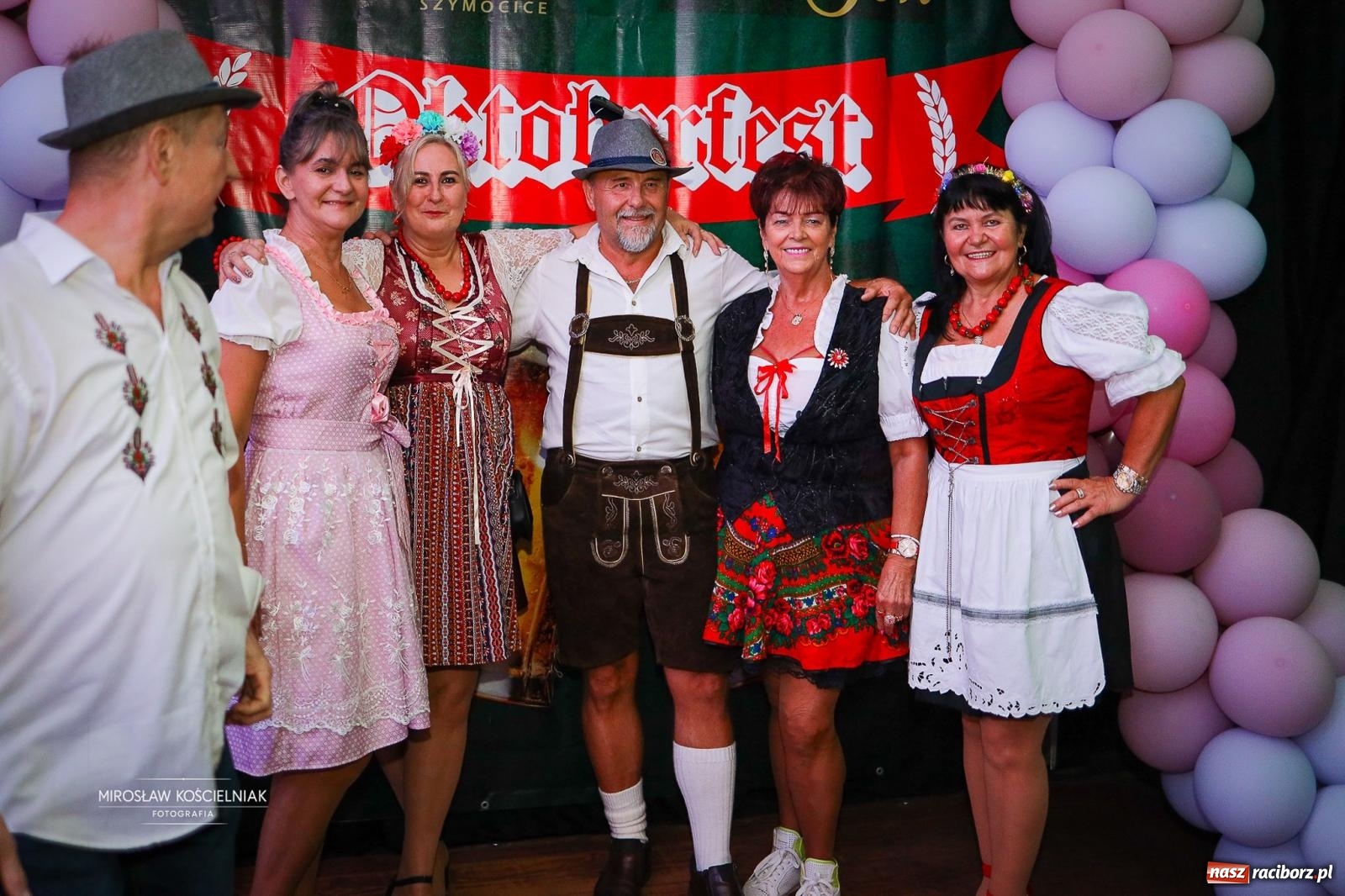 Zdjęcie w galerii na portalu naszraciborz.pl: Bawarskie hity, piwo i wspólna zabawa. Święto Piwa w Szymocicach przyciągnęło tłumy [FOTO i WIDEO] wiadomości z regionu