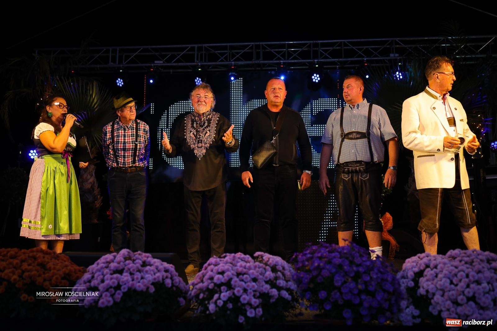 Zdjęcie w galerii na portalu naszraciborz.pl: Bawarskie hity, piwo i wspólna zabawa. Święto Piwa w Szymocicach przyciągnęło tłumy [FOTO i WIDEO] wiadomości z regionu