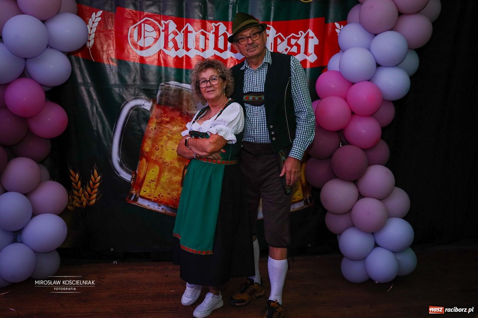 Zdjęcie w galerii na portalu naszraciborz.pl: Bawarskie hity, piwo i wspólna zabawa. Święto Piwa w Szymocicach przyciągnęło tłumy [FOTO i WIDEO] wiadomości z regionu
