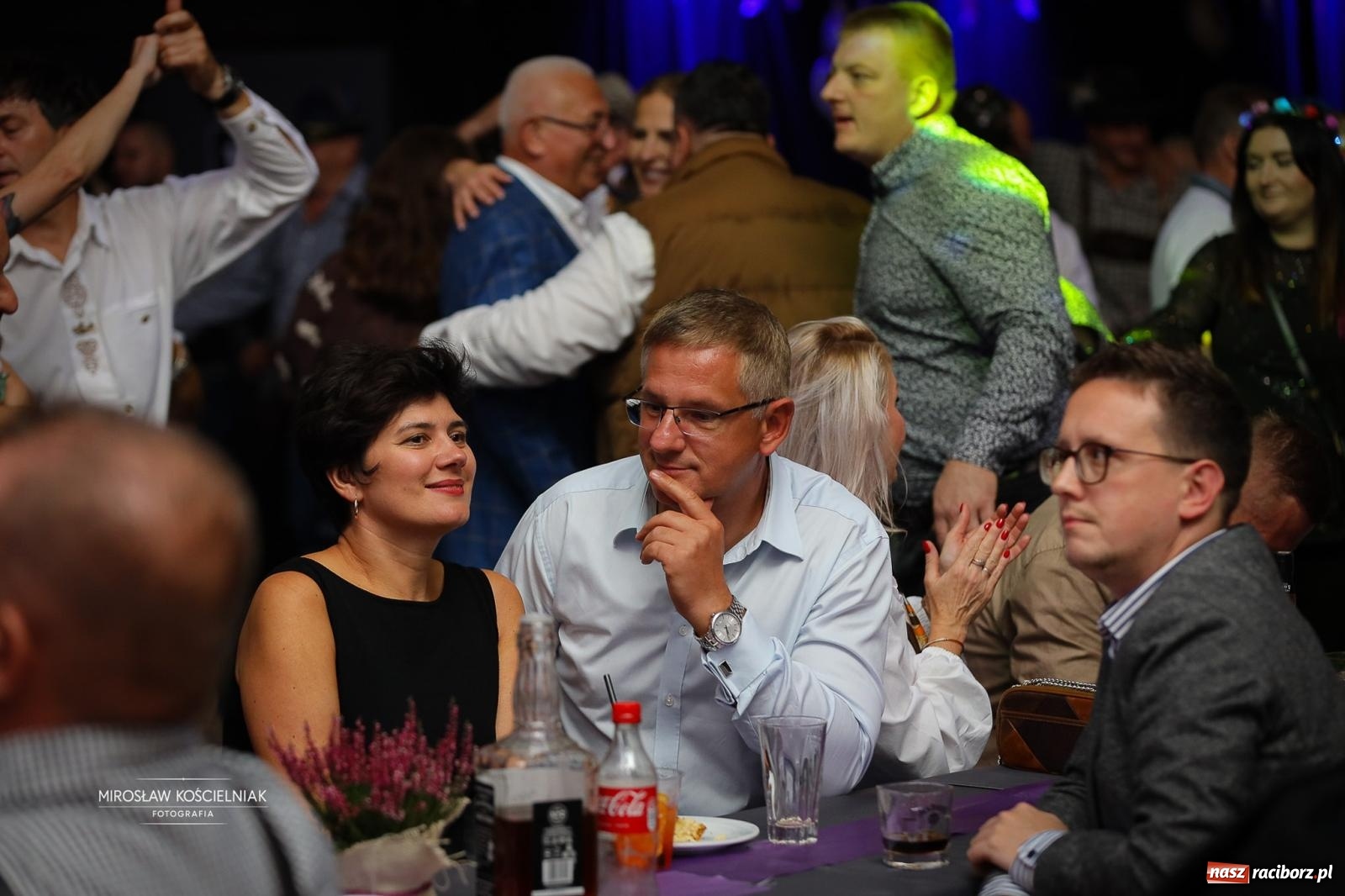 Zdjęcie w galerii na portalu naszraciborz.pl: Bawarskie hity, piwo i wspólna zabawa. Święto Piwa w Szymocicach przyciągnęło tłumy [FOTO i WIDEO] wiadomości z regionu