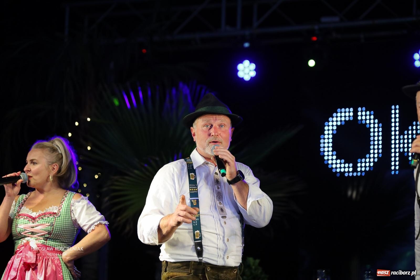 Zdjęcie w galerii na portalu naszraciborz.pl: Bawarskie hity, piwo i wspólna zabawa. Święto Piwa w Szymocicach przyciągnęło tłumy [FOTO i WIDEO] wiadomości z regionu