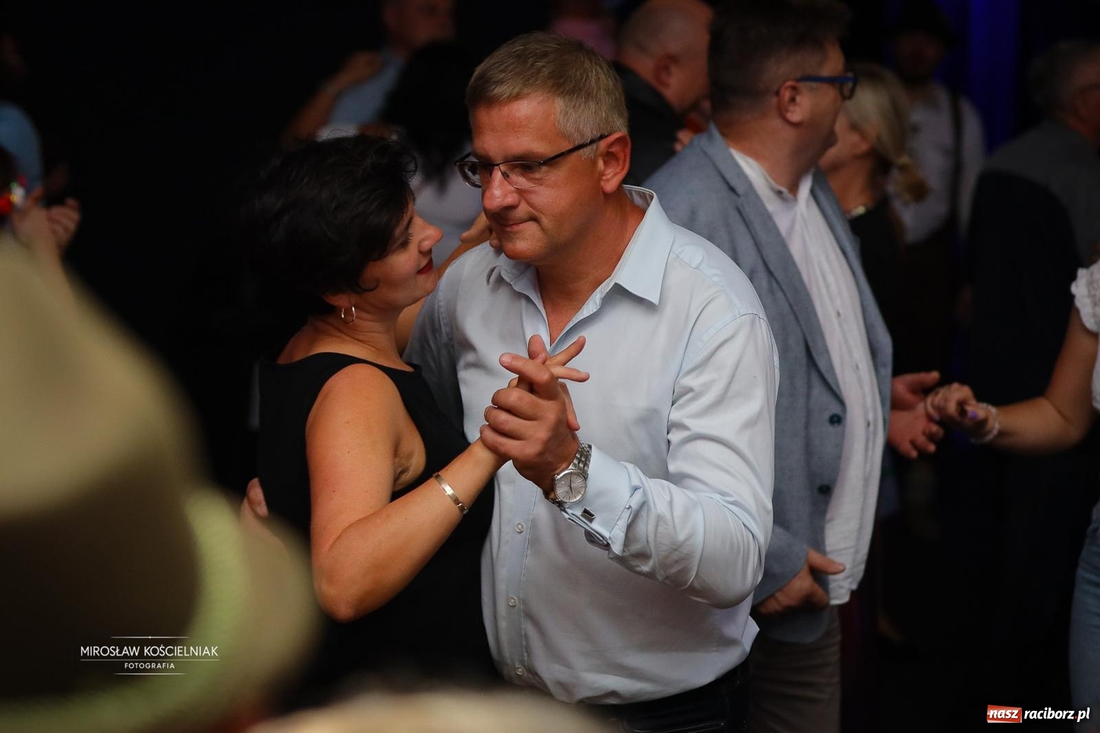 Zdjęcie w galerii na portalu naszraciborz.pl: Bawarskie hity, piwo i wspólna zabawa. Święto Piwa w Szymocicach przyciągnęło tłumy [FOTO i WIDEO] wiadomości z regionu