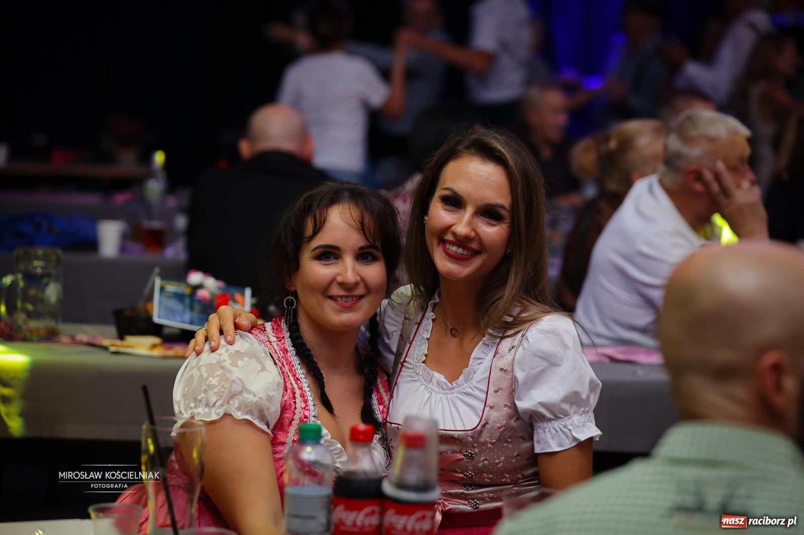 Zdjęcie w galerii na portalu naszraciborz.pl: Bawarskie hity, piwo i wspólna zabawa. Święto Piwa w Szymocicach przyciągnęło tłumy [FOTO i WIDEO] wiadomości z regionu