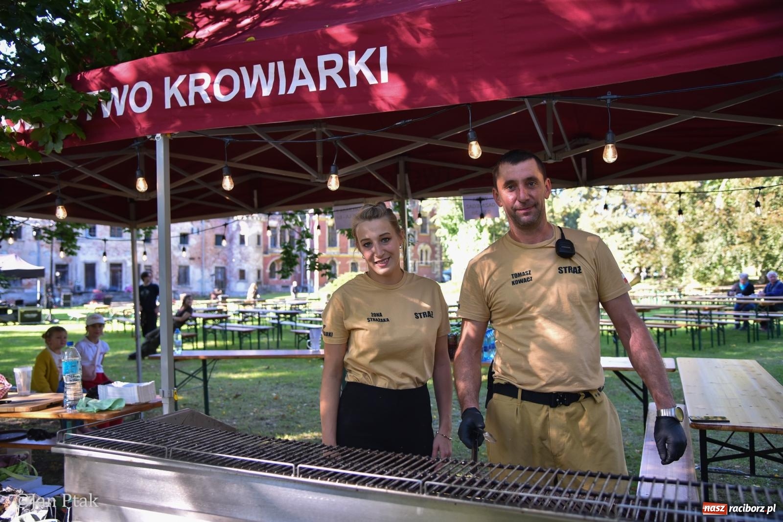 Zdjęcie w galerii na portalu naszraciborz.pl: Winobranie, ogień i cygańska muzyka w Krowiarkach. Fanny Days 2026 za nami [FOTOREPORTAŻ] wiadomości z regionu