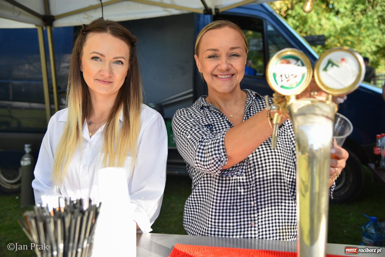 Zdjęcie w galerii na portalu naszraciborz.pl: Winobranie, ogień i cygańska muzyka w Krowiarkach. Fanny Days 2026 za nami [FOTOREPORTAŻ] wiadomości z regionu
