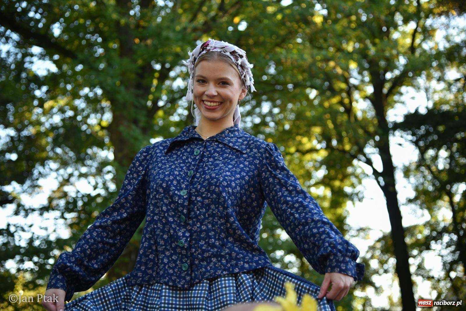 Zdjęcie w galerii na portalu naszraciborz.pl: Winobranie, ogień i cygańska muzyka w Krowiarkach. Fanny Days 2026 za nami [FOTOREPORTAŻ] wiadomości z regionu