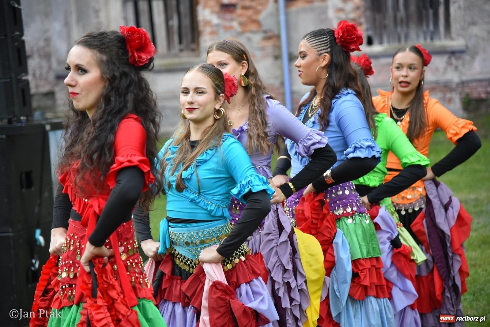 Zdjęcie w galerii na portalu naszraciborz.pl: Winobranie, ogień i cygańska muzyka w Krowiarkach. Fanny Days 2026 za nami [FOTOREPORTAŻ] wiadomości z regionu