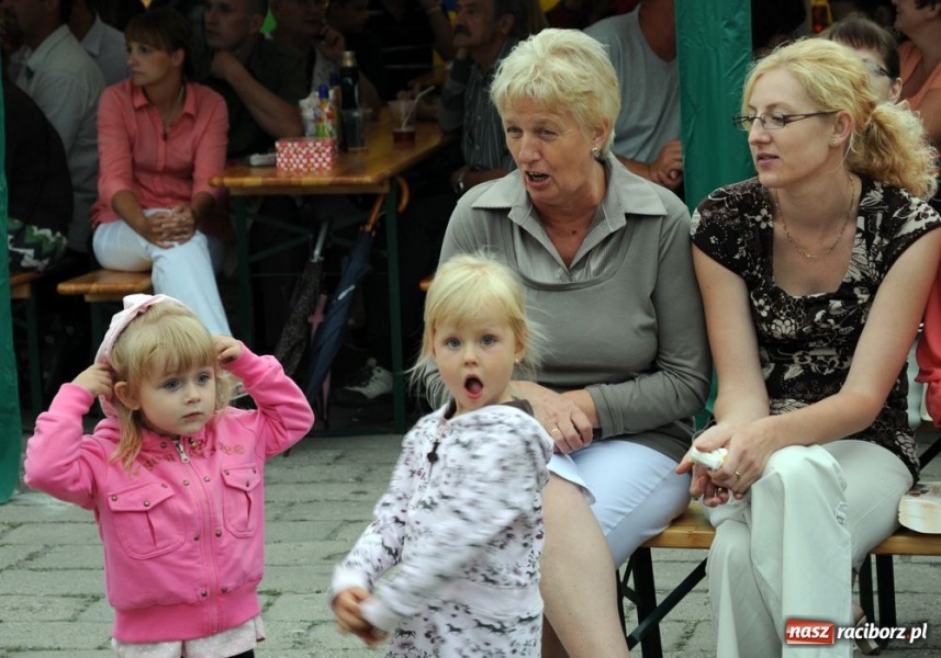 Zdjęcie w galerii na portalu naszraciborz.pl: Kabaretowy wieczór w Wojnowicach wiadomości z regionu