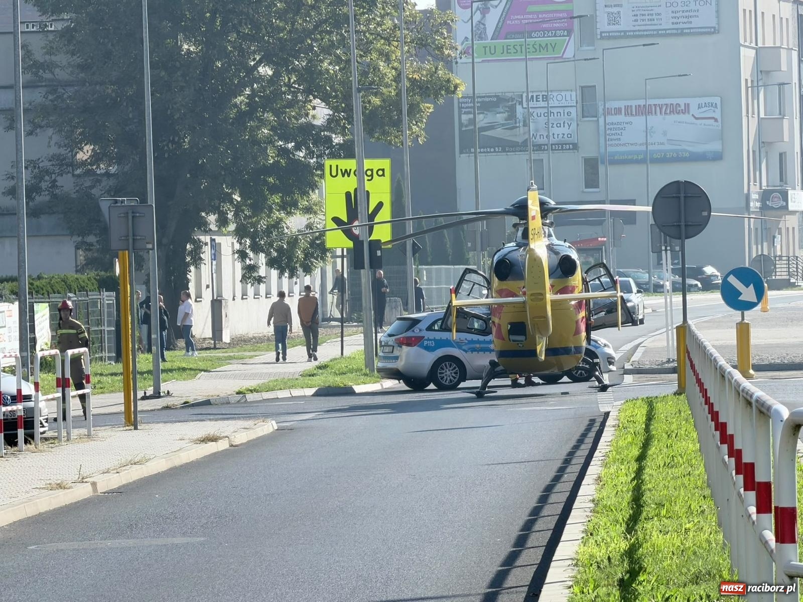 Zdjęcie w galerii na portalu naszraciborz.pl: Akcja służb przy Bosackiej. Lądował śmigłowiec LPR [FOTO] wiadomości z regionu