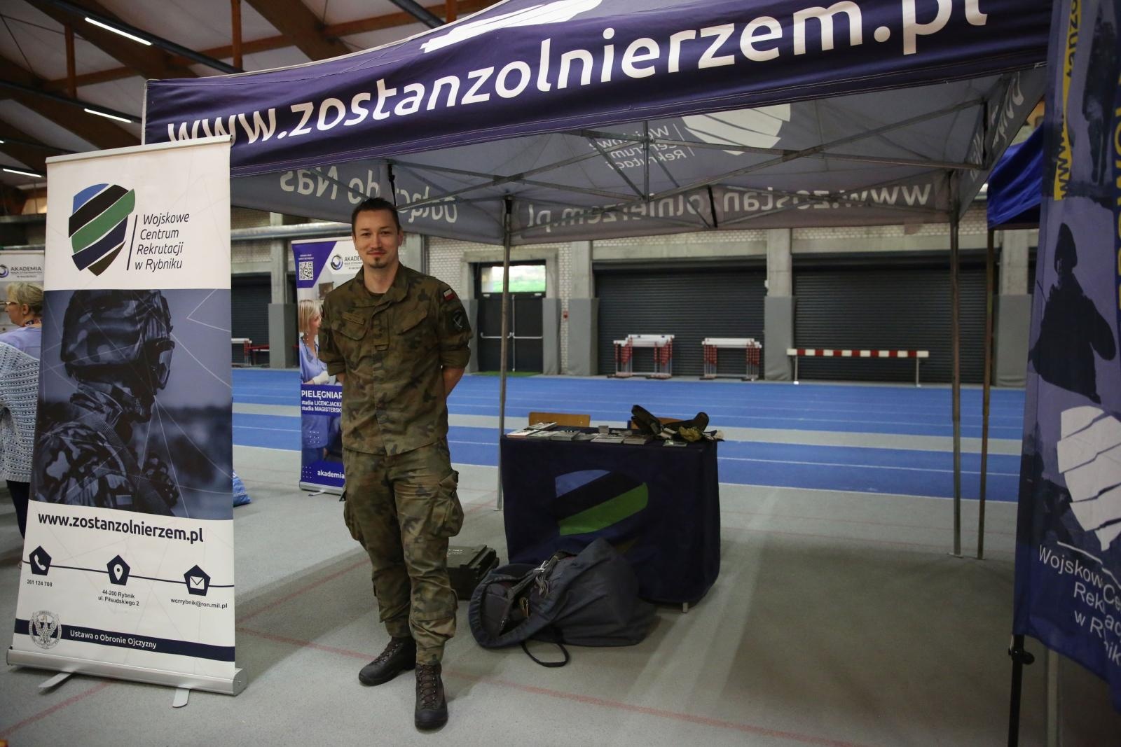 Zdjęcie w galerii na portalu naszraciborz.pl: Bo tętni w nas dobro – regionalny event krwiodawtswa w ZSOMS w Raciborzu! wiadomości z regionu