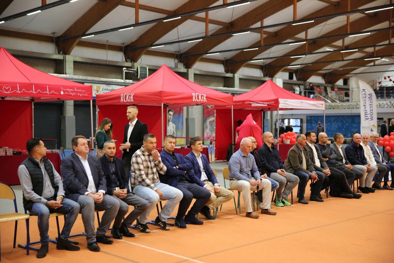 Zdjęcie w galerii na portalu naszraciborz.pl: Bo tętni w nas dobro – regionalny event krwiodawtswa w ZSOMS w Raciborzu! wiadomości z regionu