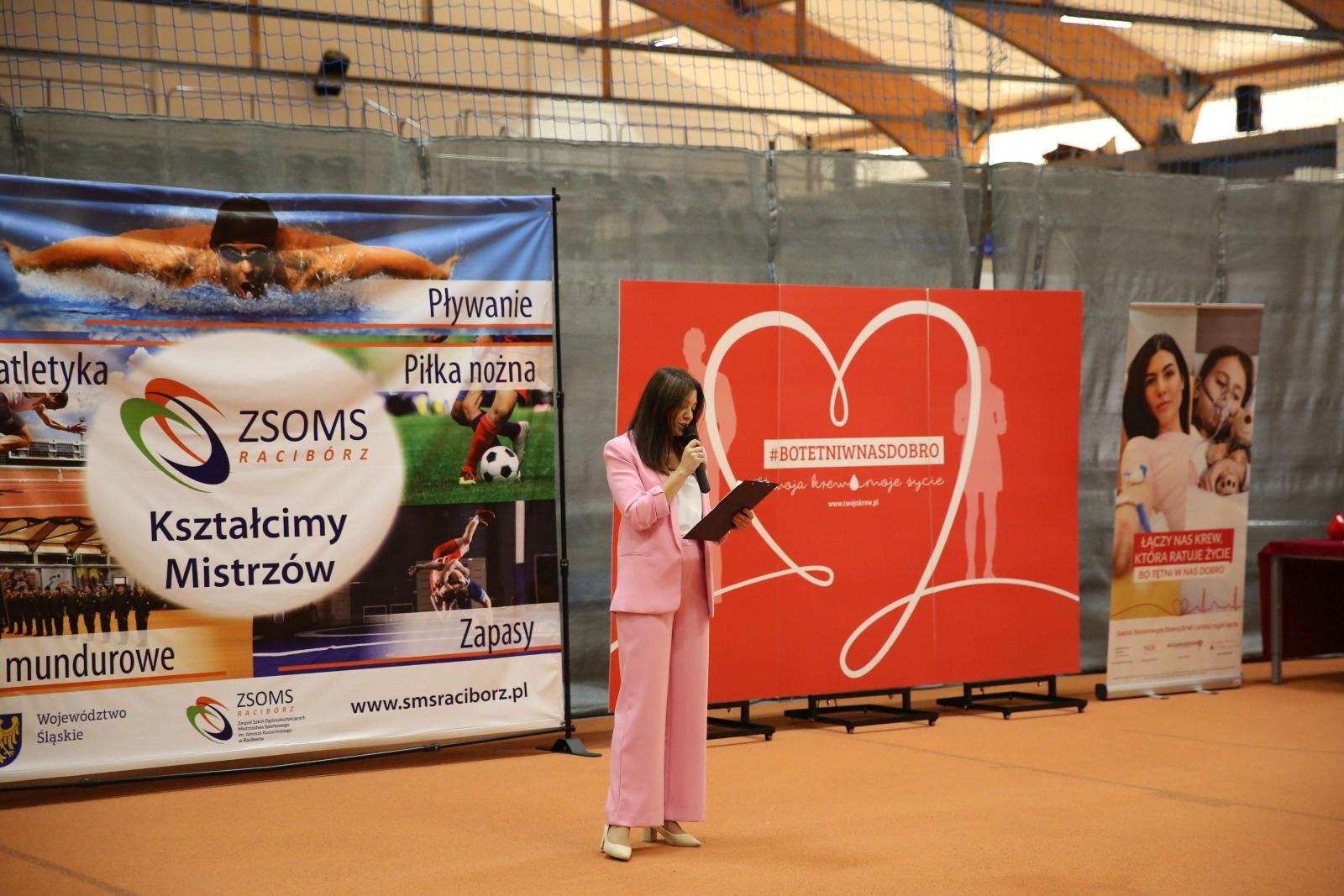 Zdjęcie w galerii na portalu naszraciborz.pl: Bo tętni w nas dobro – regionalny event krwiodawtswa w ZSOMS w Raciborzu! wiadomości z regionu