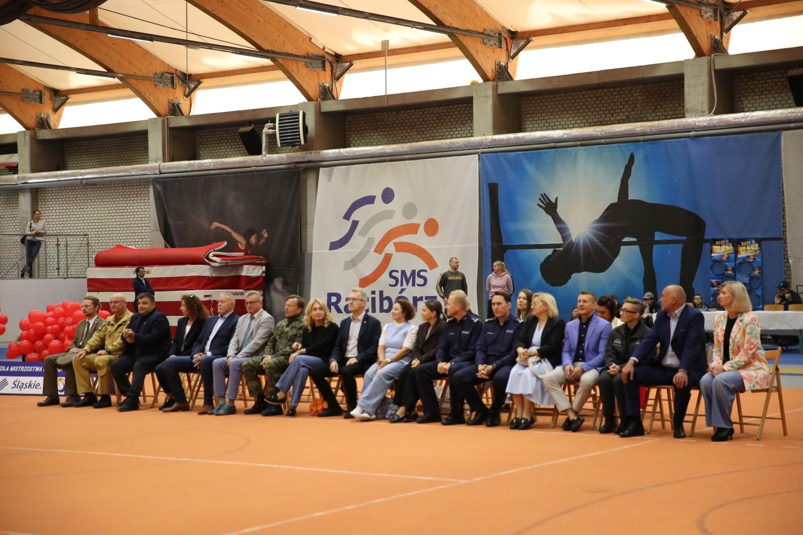 Zdjęcie w galerii na portalu naszraciborz.pl: Bo tętni w nas dobro – regionalny event krwiodawtswa w ZSOMS w Raciborzu! wiadomości z regionu