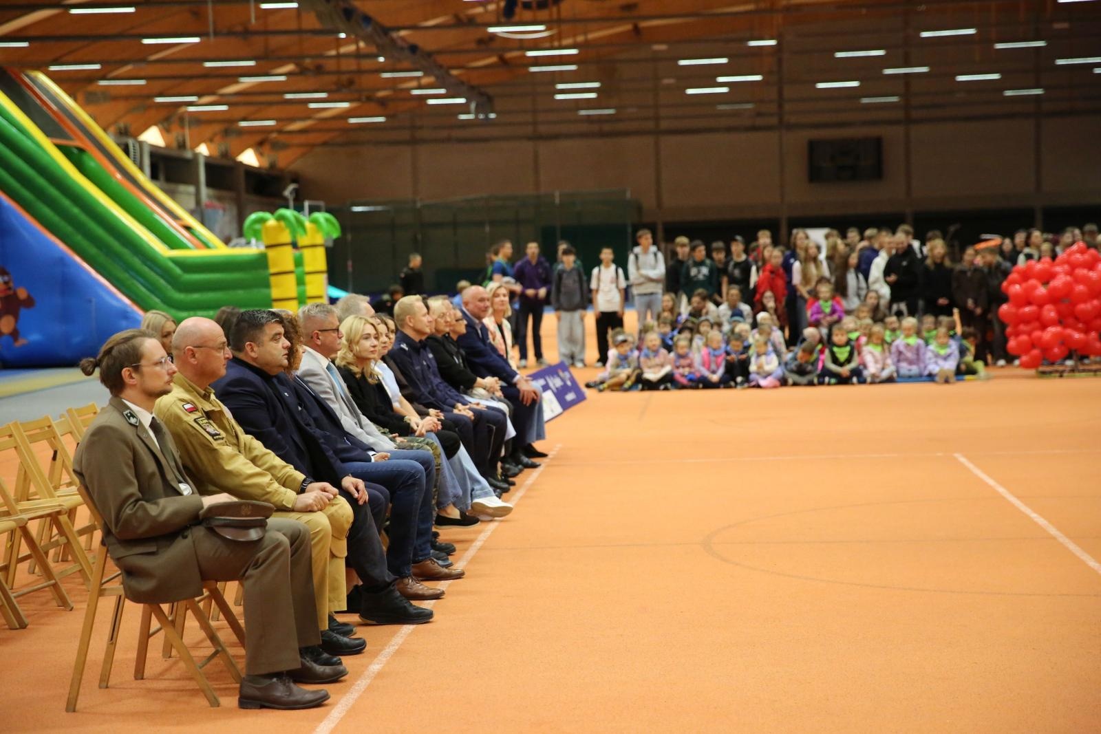 Zdjęcie w galerii na portalu naszraciborz.pl: Bo tętni w nas dobro – regionalny event krwiodawtswa w ZSOMS w Raciborzu! wiadomości z regionu