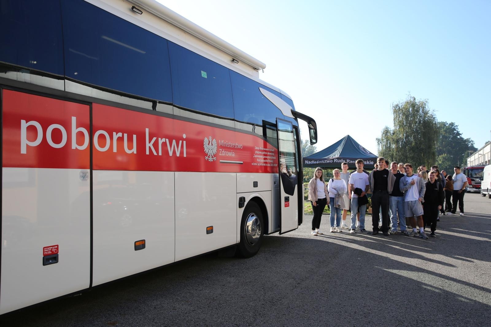 Zdjęcie w galerii na portalu naszraciborz.pl: Bo tętni w nas dobro – regionalny event krwiodawtswa w ZSOMS w Raciborzu! wiadomości z regionu