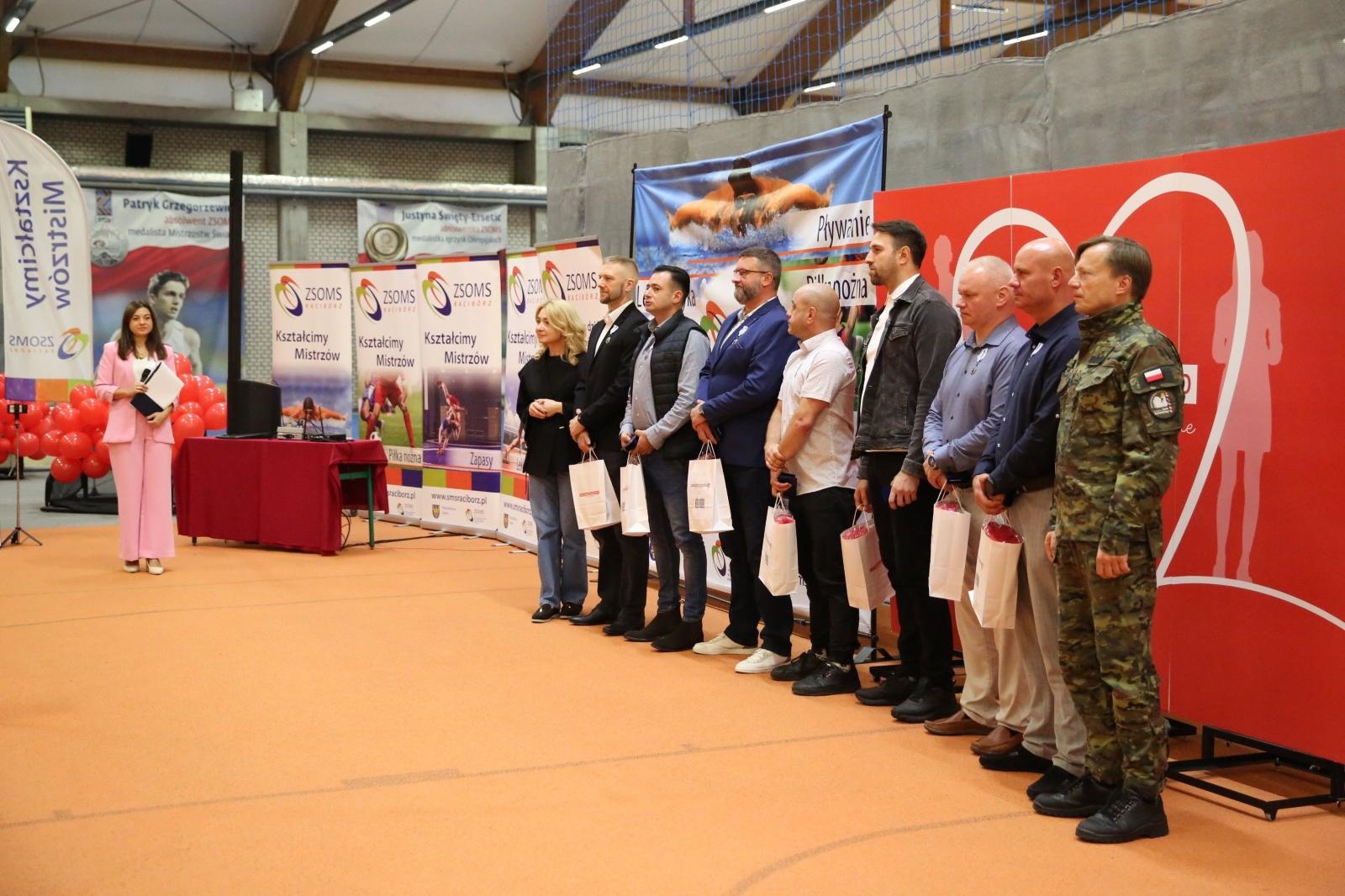 Zdjęcie w galerii na portalu naszraciborz.pl: Bo tętni w nas dobro – regionalny event krwiodawtswa w ZSOMS w Raciborzu! wiadomości z regionu