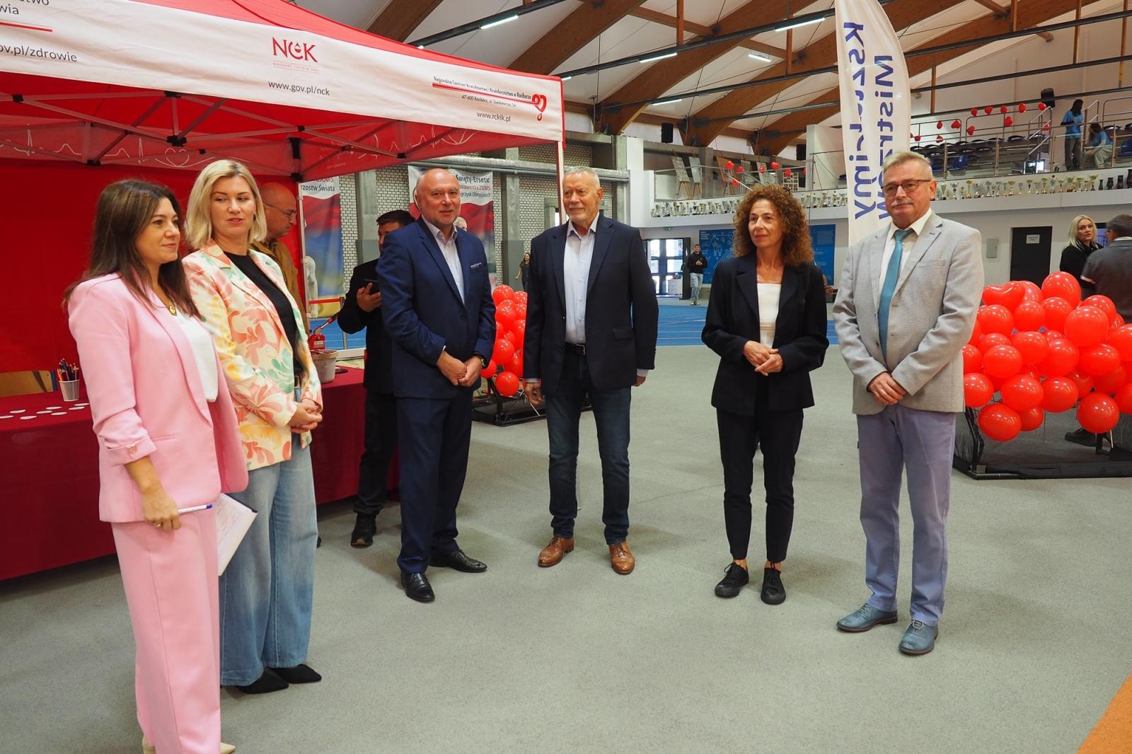 Zdjęcie w galerii na portalu naszraciborz.pl: W ZSOMS uhonorowano zasłużonych krwiodawców wiadomości z regionu