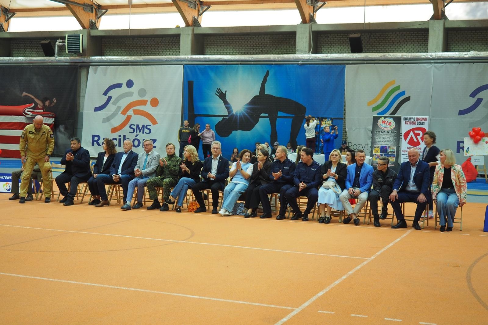 Zdjęcie w galerii na portalu naszraciborz.pl: W ZSOMS uhonorowano zasłużonych krwiodawców wiadomości z regionu