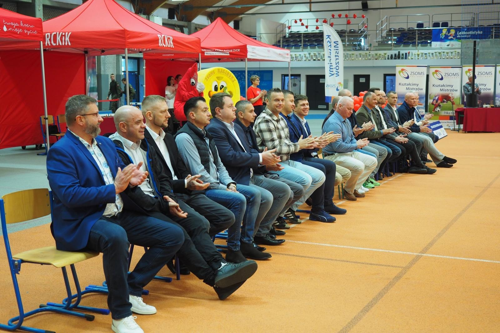 Zdjęcie w galerii na portalu naszraciborz.pl: W ZSOMS uhonorowano zasłużonych krwiodawców wiadomości z regionu