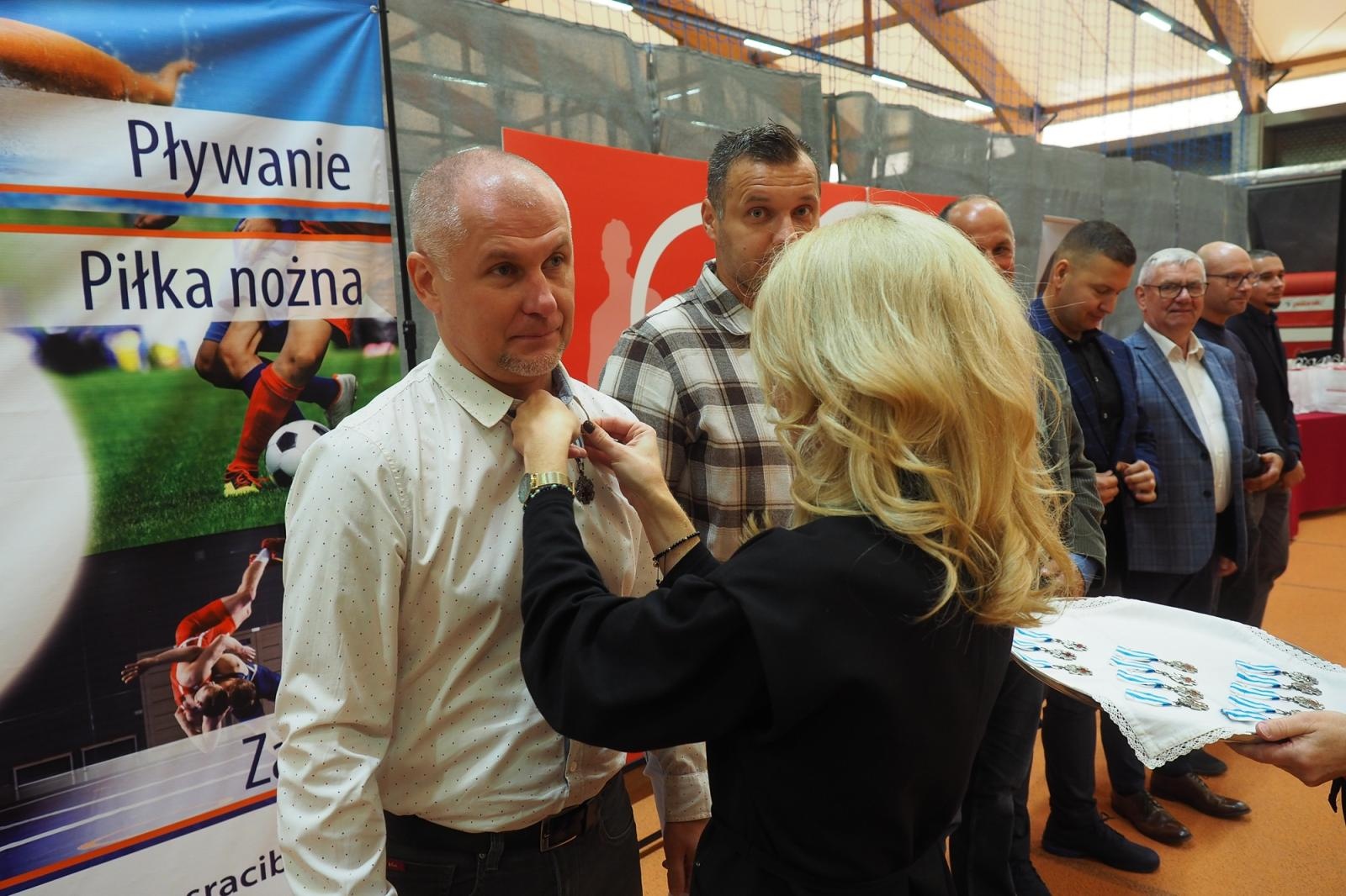 Zdjęcie w galerii na portalu naszraciborz.pl: W ZSOMS uhonorowano zasłużonych krwiodawców wiadomości z regionu