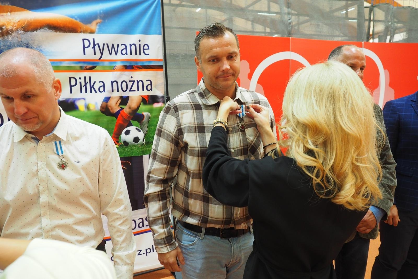 Zdjęcie w galerii na portalu naszraciborz.pl: W ZSOMS uhonorowano zasłużonych krwiodawców wiadomości z regionu