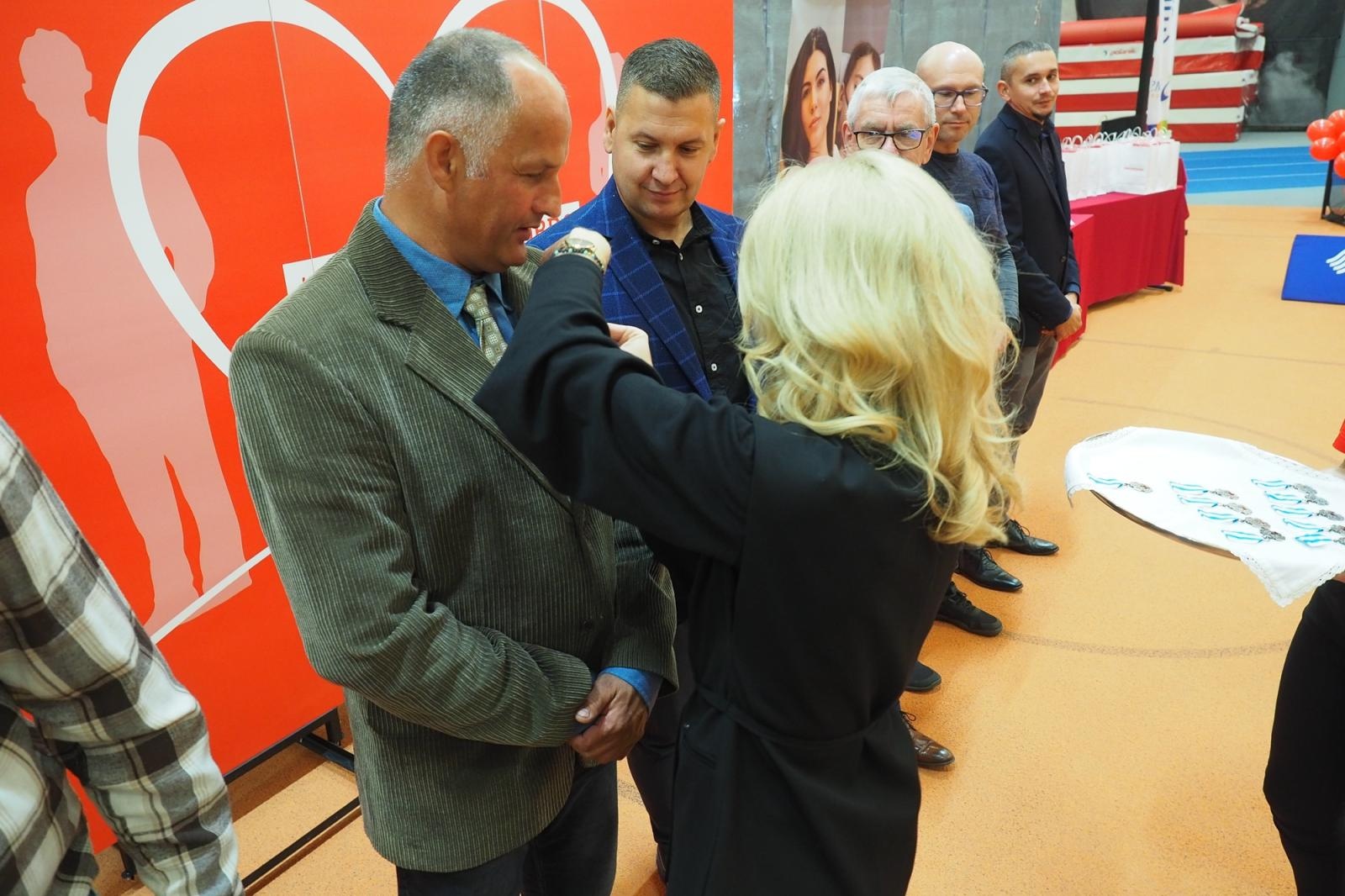 Zdjęcie w galerii na portalu naszraciborz.pl: W ZSOMS uhonorowano zasłużonych krwiodawców wiadomości z regionu