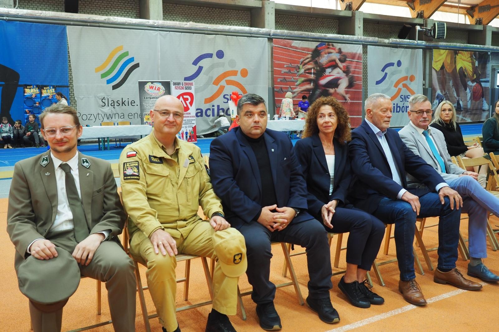 Zdjęcie w galerii na portalu naszraciborz.pl: W ZSOMS uhonorowano zasłużonych krwiodawców wiadomości z regionu