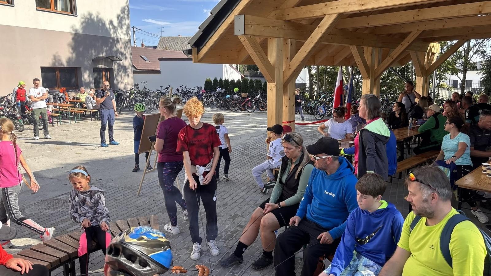 Zdjęcie w galerii na portalu naszraciborz.pl: Rowerami przez polsko-czeskie pogranicze. Ponad 80 osób na wspólnej trasie wiadomości z regionu