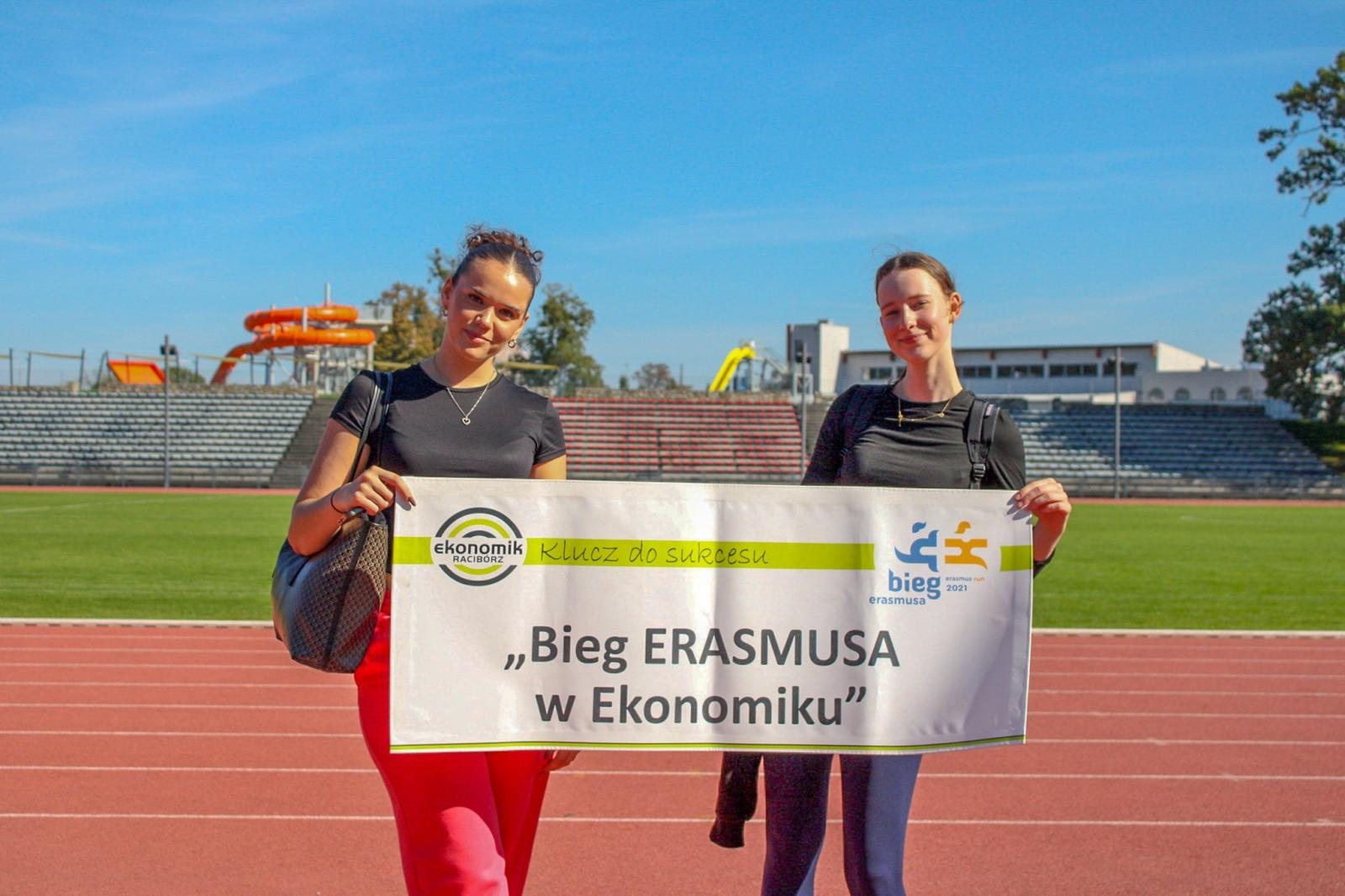 Zdjęcie w galerii na portalu naszraciborz.pl: VI Bieg Erasmusa w Ekonomiku – sportowa rywalizacja i integracja uczniów wiadomości z regionu