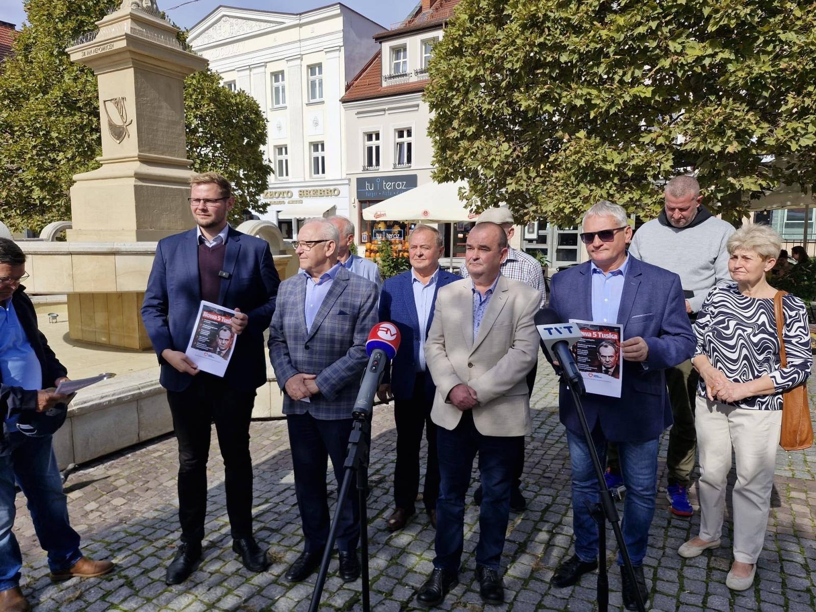 Zdjęcie w galerii na portalu naszraciborz.pl: PiS: Rząd Tuska zadłuża Polskę na potęgę. Jakie mogą być konsekwencje dla Raciborza? wiadomości z regionu