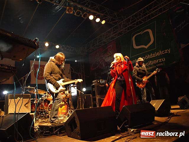 Zdjęcie w galerii na portalu naszraciborz.pl: Świetny koncert Ostrowskiej na Finale wiadomości z regionu