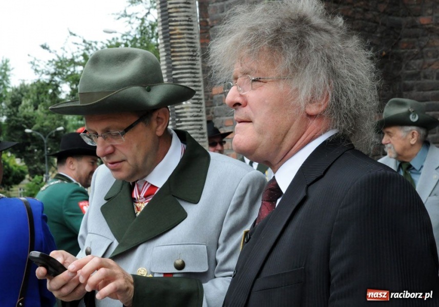 Zdjęcie w galerii na portalu naszraciborz.pl: Kowal na królewskim kurkowym tronie wiadomości z regionu