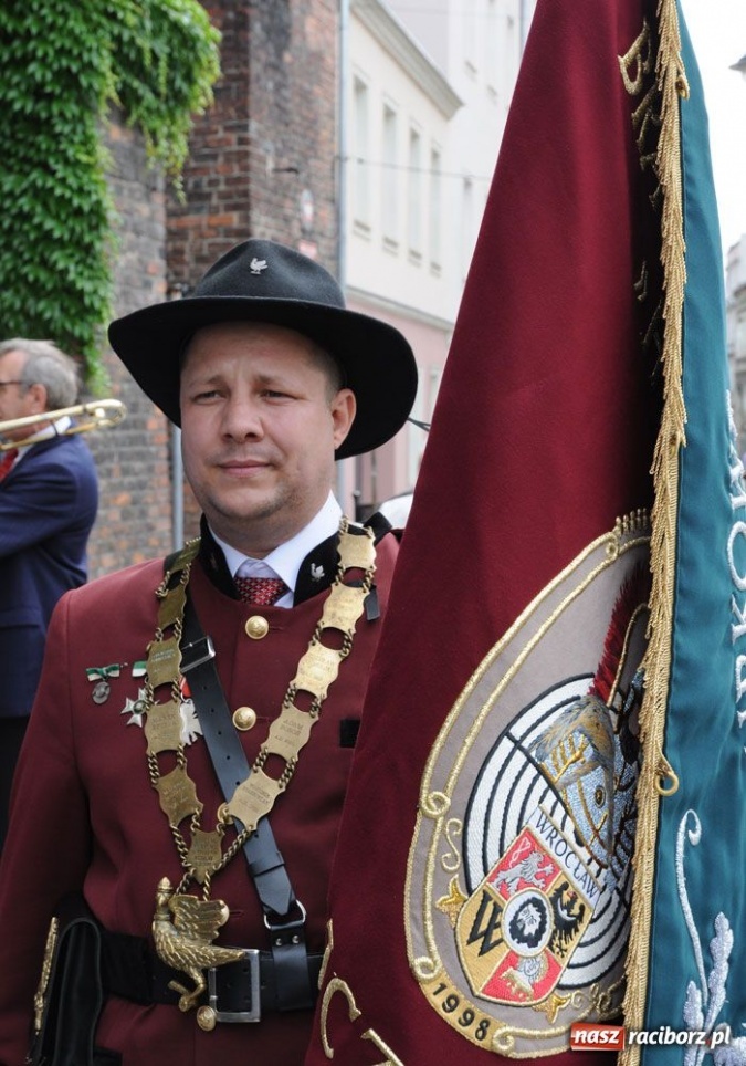 Zdjęcie w galerii na portalu naszraciborz.pl: Kowal na królewskim kurkowym tronie wiadomości z regionu