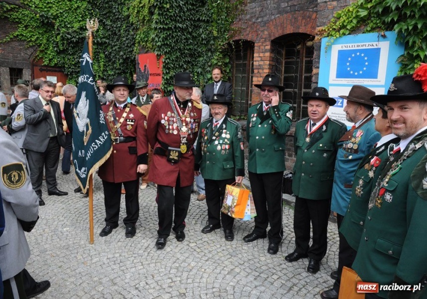 Zdjęcie w galerii na portalu naszraciborz.pl: Kowal na królewskim kurkowym tronie wiadomości z regionu