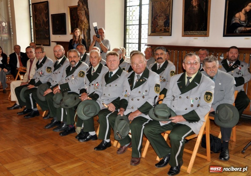 Zdjęcie w galerii na portalu naszraciborz.pl: Kowal na królewskim kurkowym tronie wiadomości z regionu