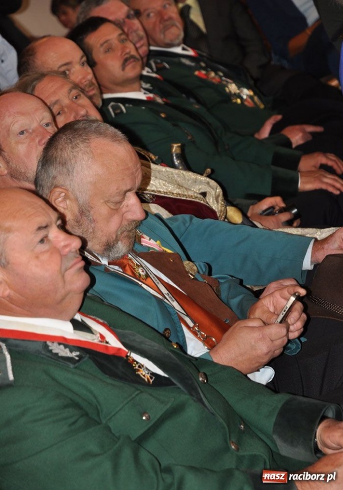 Zdjęcie w galerii na portalu naszraciborz.pl: Kowal na królewskim kurkowym tronie wiadomości z regionu