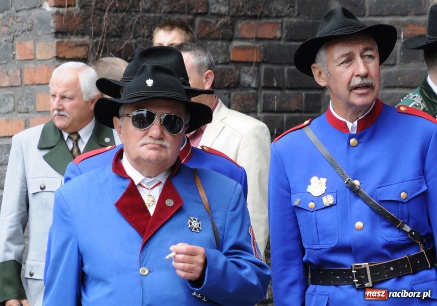 Zdjęcie w galerii na portalu naszraciborz.pl: Kowal na królewskim kurkowym tronie wiadomości z regionu