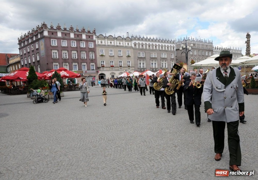 Zdjęcie w galerii na portalu naszraciborz.pl: Kowal na królewskim kurkowym tronie wiadomości z regionu
