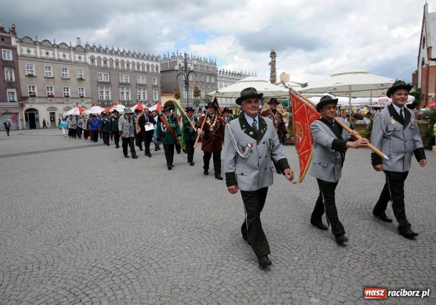 Zdjęcie w galerii na portalu naszraciborz.pl: Kowal na królewskim kurkowym tronie wiadomości z regionu