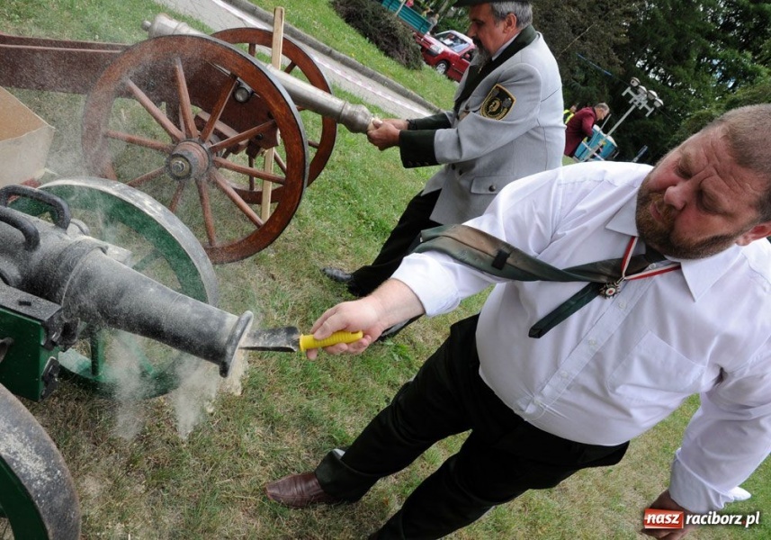 Zdjęcie w galerii na portalu naszraciborz.pl: Kowal na królewskim kurkowym tronie wiadomości z regionu