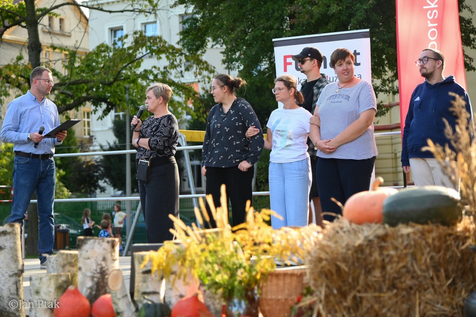 Zdjęcie w galerii na portalu naszraciborz.pl: Święto Dyni w Ogródku Jordanowskim. Jesienny dzień pełen atrakcji dla rodzin [FOTO i WIDEO] wiadomości z regionu