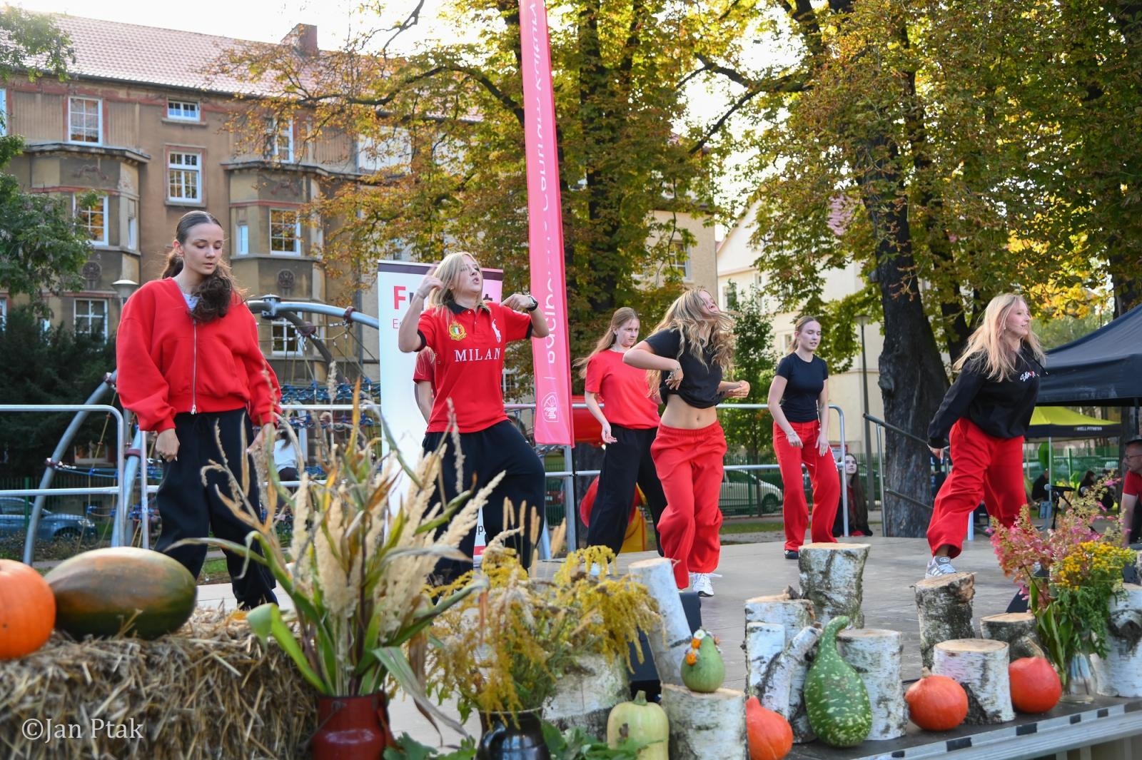 Zdjęcie w galerii na portalu naszraciborz.pl: Święto Dyni w Ogródku Jordanowskim. Jesienny dzień pełen atrakcji dla rodzin [FOTO i WIDEO] wiadomości z regionu