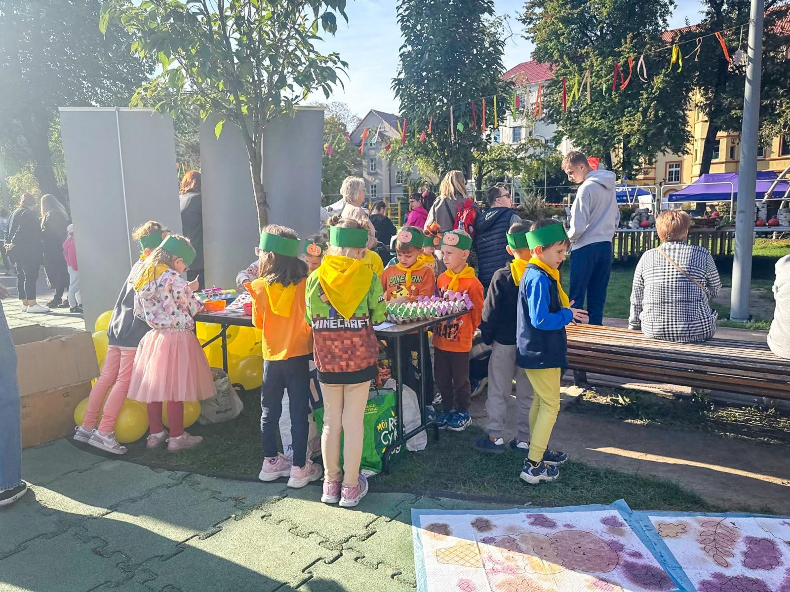 Zdjęcie w galerii na portalu naszraciborz.pl: Święto Dyni w Ogródku Jordanowskim. Jesienny dzień pełen atrakcji dla rodzin [FOTO i WIDEO] wiadomości z regionu
