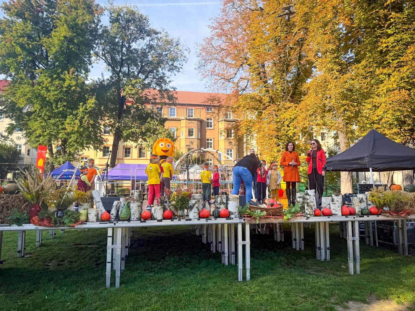 Zdjęcie w galerii na portalu naszraciborz.pl: Święto Dyni w Ogródku Jordanowskim. Jesienny dzień pełen atrakcji dla rodzin [FOTO i WIDEO] wiadomości z regionu
