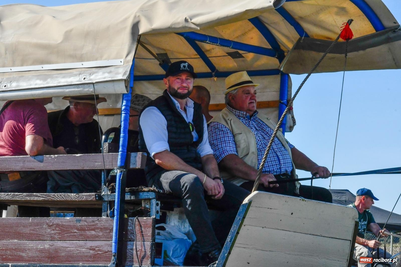 Zdjęcie w galerii na portalu naszraciborz.pl: Piknik Św. Huberta w Łańcach. Piękna pogoda na jubileuszową edycję [FOTO wiadomości z regionu