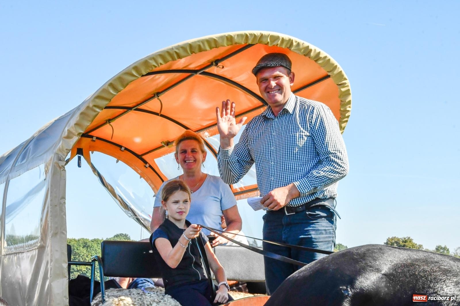 Zdjęcie w galerii na portalu naszraciborz.pl: Piknik Św. Huberta w Łańcach. Piękna pogoda na jubileuszową edycję [FOTO wiadomości z regionu